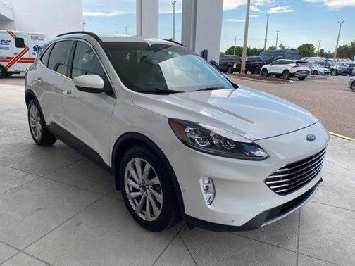 2022 Ford Escape Titanium Hybrid