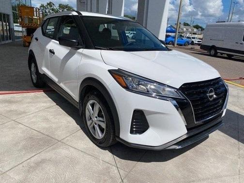 2022 Nissan Kicks S