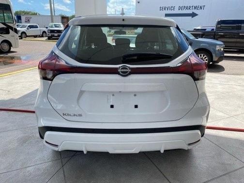 2022 Nissan Kicks S
