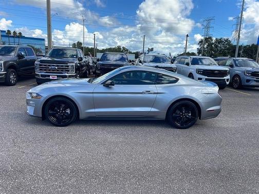 2022 Ford Mustang EcoBoost