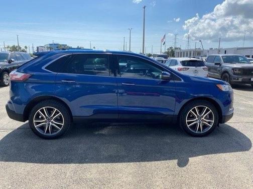 2022 Ford Edge Titanium