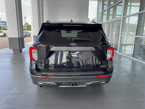 Agate Black 2023 Ford Explorer XLT