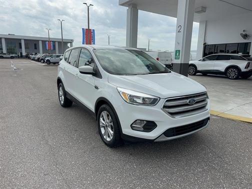 Oxford White 2019 Ford Escape SE