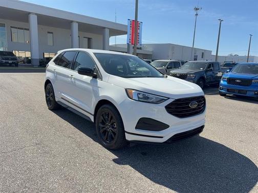 2022 Ford Edge SE