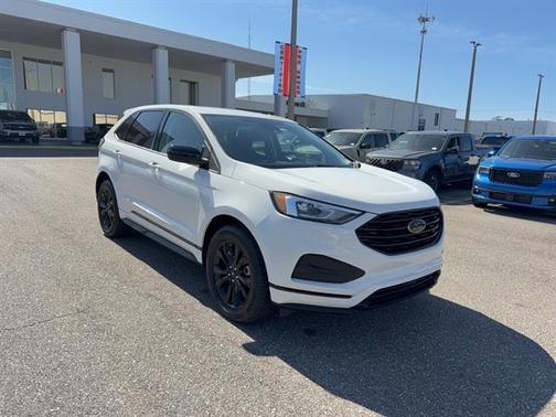 Oxford White 2022 Ford Edge SE
