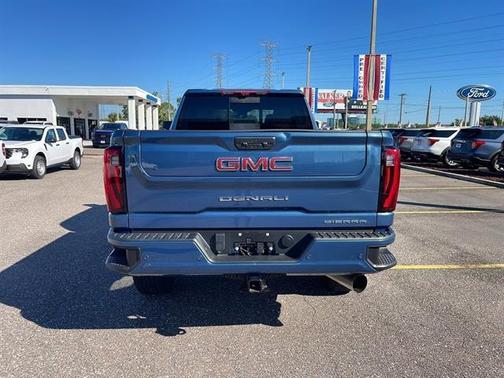 2024 GMC Sierra 2500 Denali