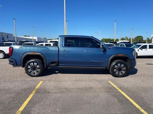 2024 GMC Sierra 2500 Denali