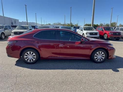 2022 Toyota Camry Hybrid LE