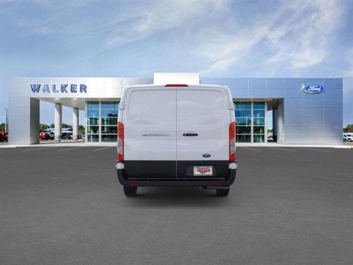 2025 Ford E-Transit Base