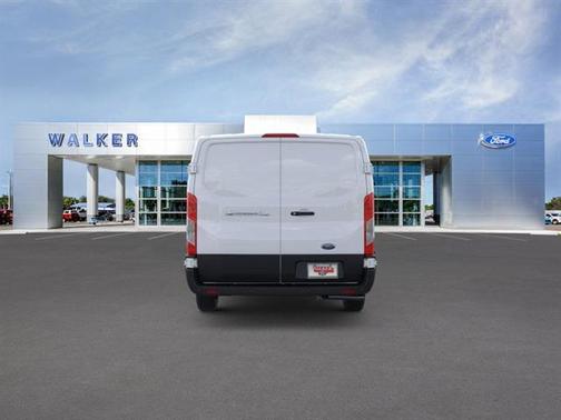 2025 Ford E-Transit Base