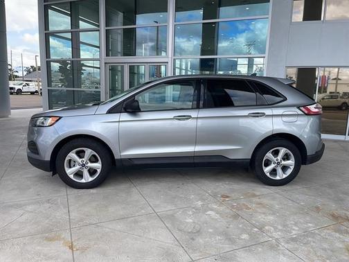 2020 Ford Edge SE
