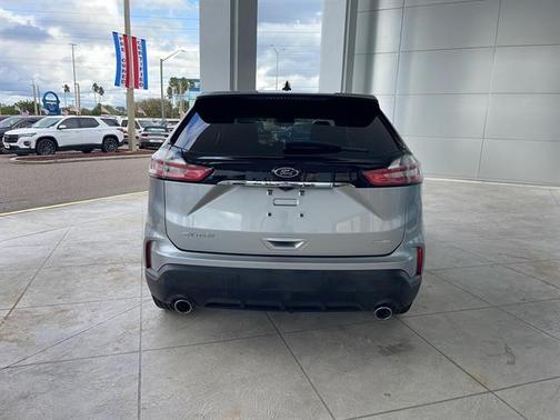2020 Ford Edge SE