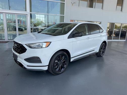 Oxford White 2022 Ford Edge SE