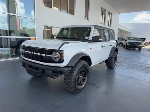 Oxford White 2023 Ford Bronco Wildtrak Advanced