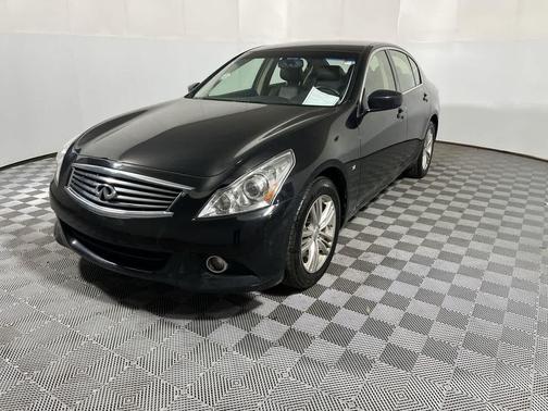 2015 INFINITI Q40 Base
