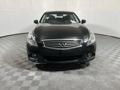 2015 INFINITI Q40 Base