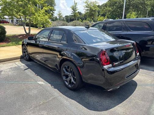 2023 Chrysler 300 Touring L