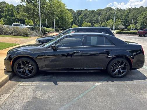 2023 Chrysler 300 Touring L