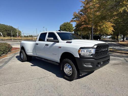 2022 RAM 3500 Tradesman Crew Cab 4x4 8 Box