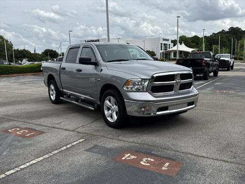 2022 RAM 1500 Classic Tradesman Crew Cab 4x4 57' Box