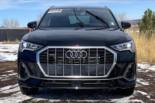 2025 Audi Q3 Premium 45 TFSI S line quattro Tiptronic