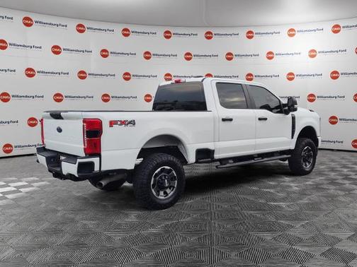 OXFORD WHITE 2024 Ford F-250 XL