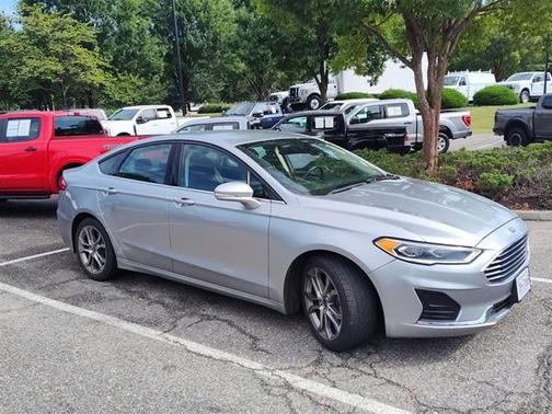 ICONIC SILVER 2020 Ford Fusion SEL