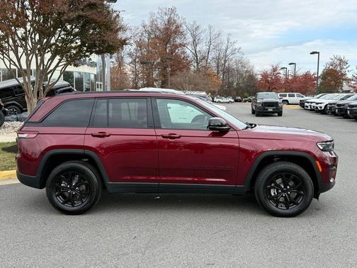 2024 Jeep Grand Cherokee Laredo