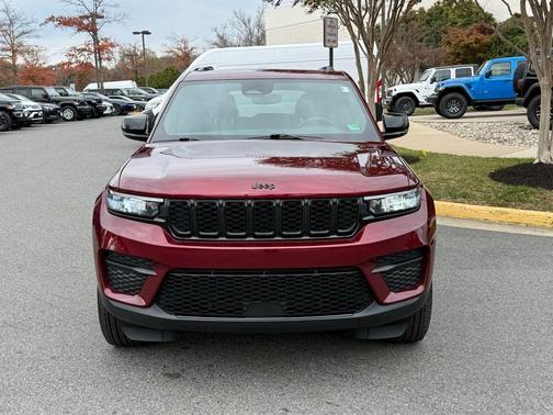 2024 Jeep Grand Cherokee Laredo