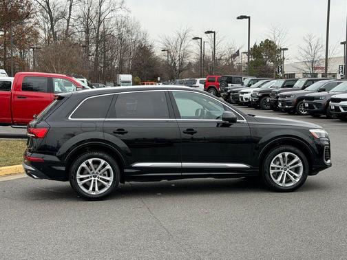 2025 Audi Q7 55 Premium Plus