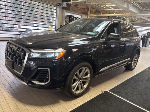 2025 Audi Q7 55 Premium Plus