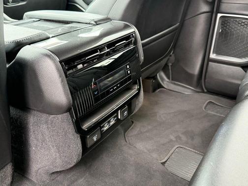 2024 Jeep Wagoneer L Base