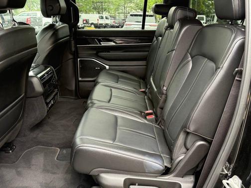 2024 Jeep Wagoneer L Base