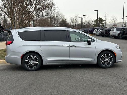 2026 Chrysler Pacifica Pinnacle