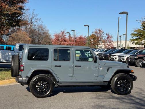 2025 Jeep Wrangler 4xe Sahara
