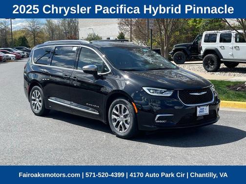 2025 Chrysler Pacifica Hybrid Pinnacle
