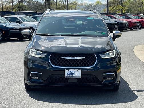 2025 Chrysler Pacifica Hybrid Pinnacle