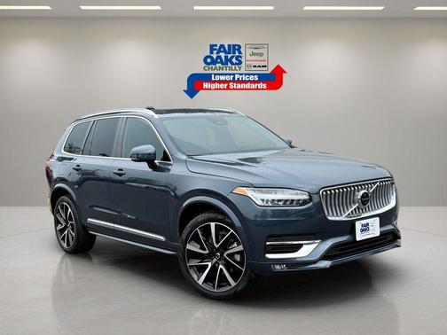 2023 Volvo XC90 B5 Plus