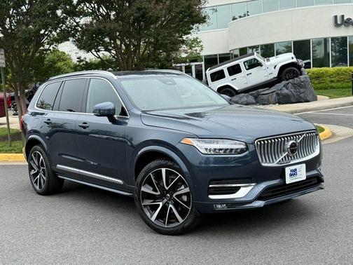 2023 Volvo XC90 B5 Plus