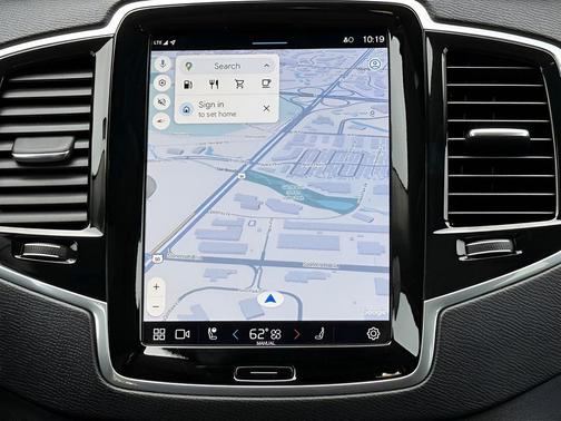 2023 Volvo XC90 B5 Plus