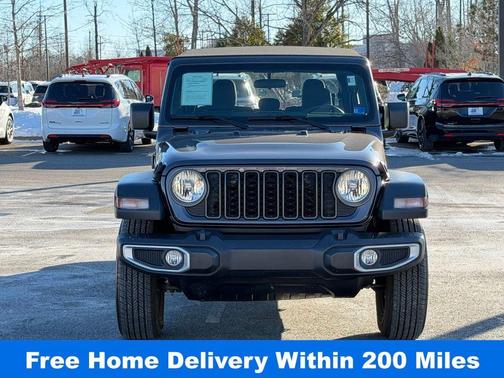Granite Crystal Clearcoat Metallic 2024 Jeep Gladiator Sport