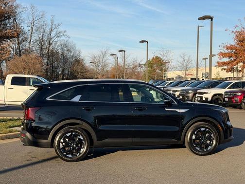 2025 Kia Sorento S