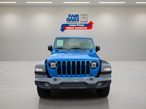 2022 Jeep Gladiator Sport