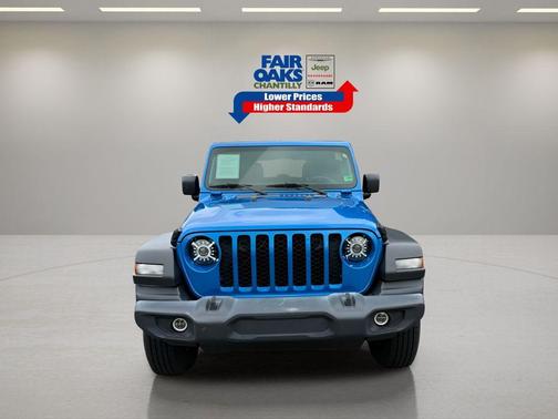 2022 Jeep Gladiator Sport