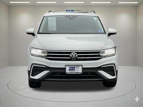 Pure White 2024 Volkswagen Tiguan 2.0T SE
