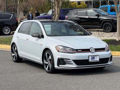 2018 Volkswagen Golf GTI 2.0T SE 4-Door