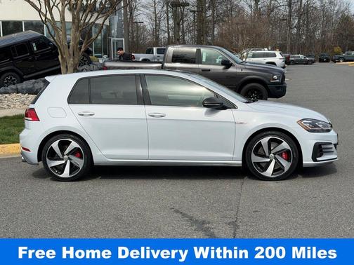 White Silver Metallic 2018 Volkswagen Golf GTI 2.0T SE 4-Door