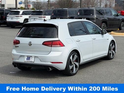 White Silver Metallic 2018 Volkswagen Golf GTI 2.0T SE 4-Door