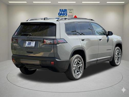 Sting Gray Clearcoat 2026 Jeep Cherokee LAREDO/LIMITED