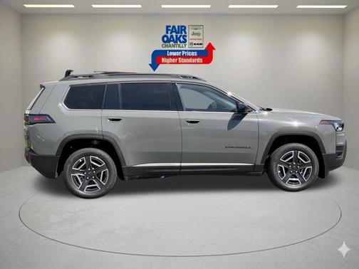 Sting Gray Clearcoat 2026 Jeep Cherokee LAREDO/LIMITED